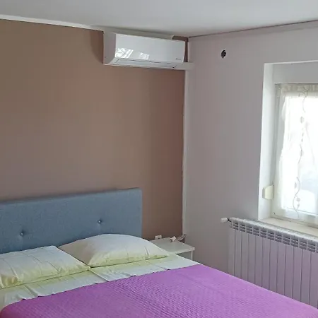 Benjamin Apartment *