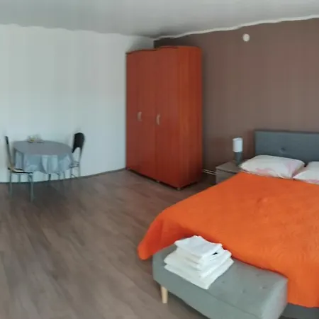 Benjamin Apartment