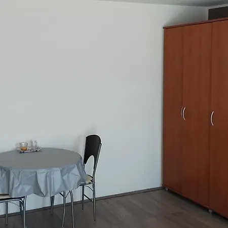 Benjamin Apartment *