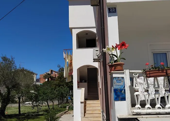 Benjamin Apartment *